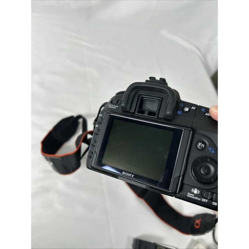 Sony A300 DSLR Camera With 18-70 Lens Camera Bag Battery Sandisk Card & Reader